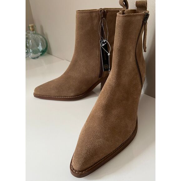 NWT House of Harlow tan suede cowgirl boots. Size 8. - Picture 1 of 8
